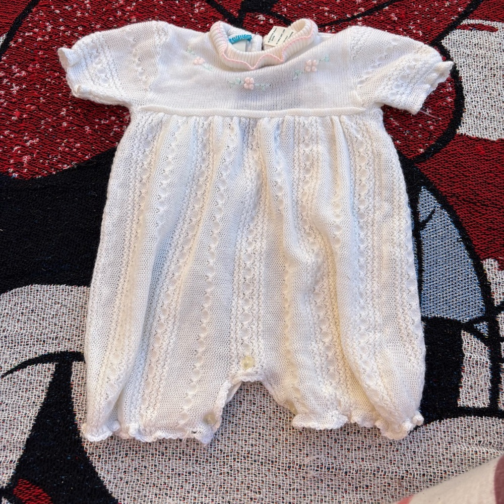 VINTAGE BRIGHT FUTURE WHITE PINK KNITTED ROMPER SIZE 0/3 MONTHS
